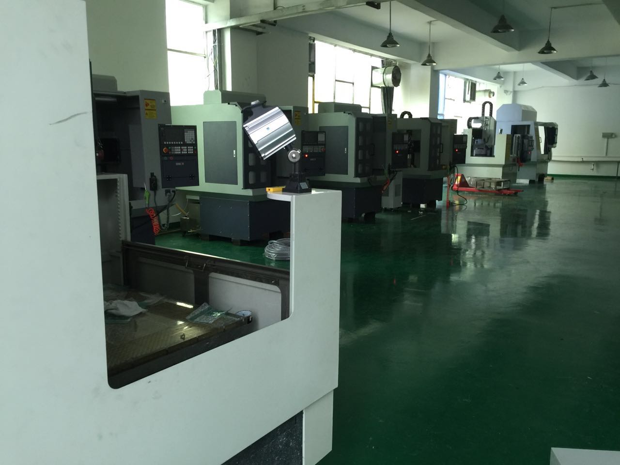 深圳精雕   CNC新車間加工樓已建好！ 產(chǎn)量預(yù)達(dá)到季度100臺(tái)